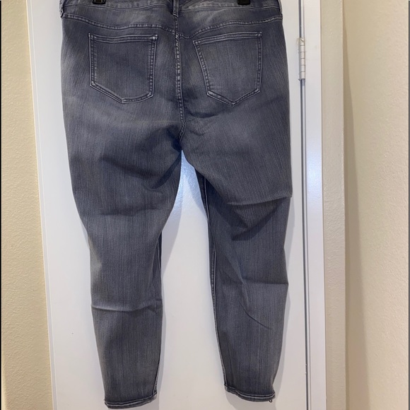 🔴NWOT🔴Torrid Grey Jeggings - Picture 5 of 5